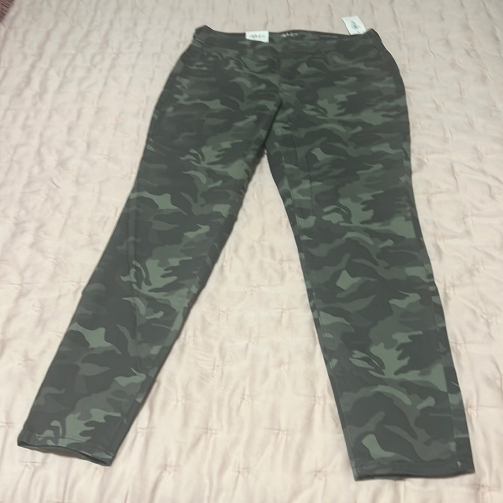 NWT Style and Co camo pants